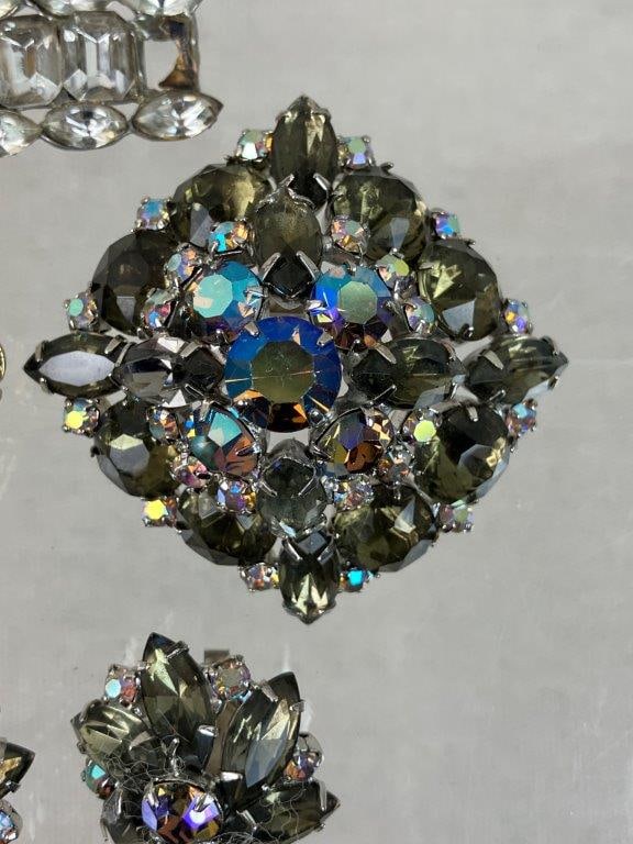 Vintage Costume Jewelry Earrings and Brooches - 4