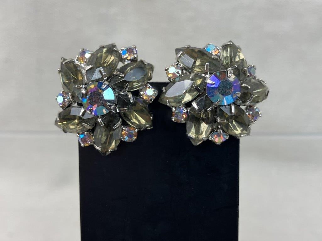 Vintage Costume Jewelry Earrings and Brooches - 7