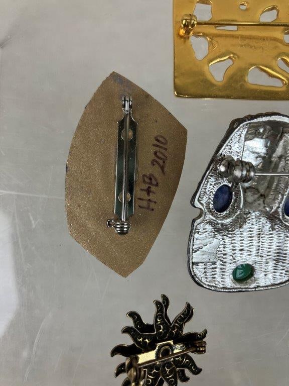 Assortment of Vintage Brooches - 7
