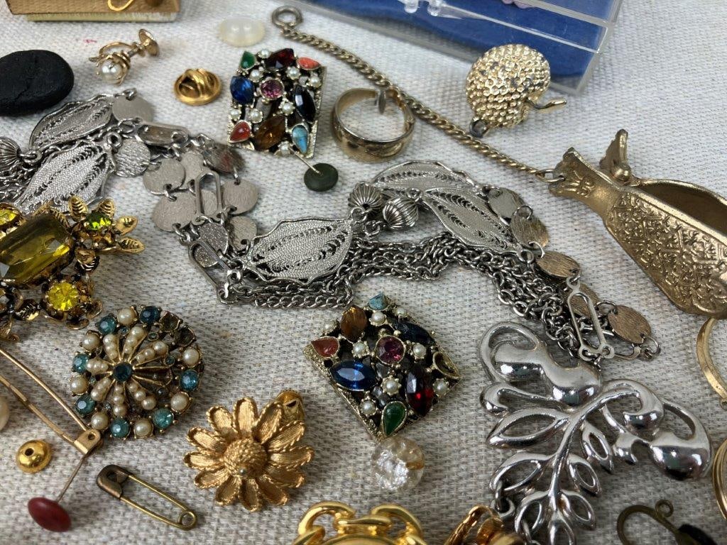 Vintage Jewelry Assortment - 3