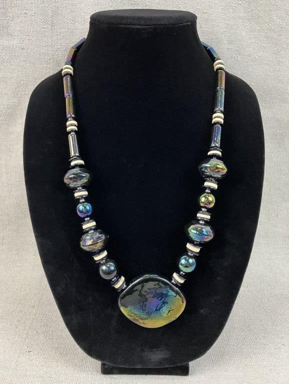 Japanese Iridescent Beaded Necklace with Earrings - 2