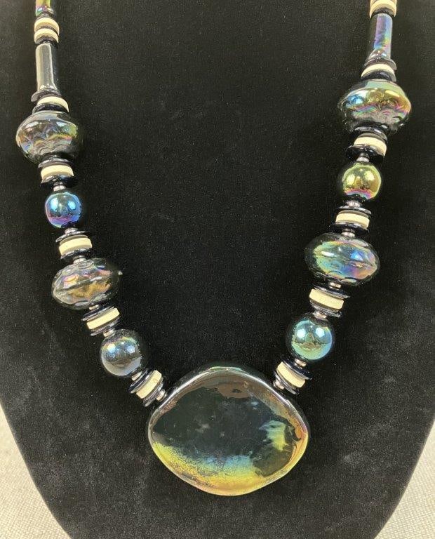 Japanese Iridescent Beaded Necklace with Earrings - 3