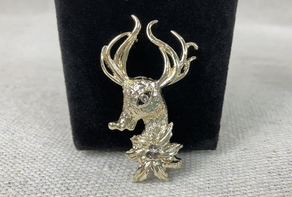 Assortment of Vintage Costume Jewelry - 4