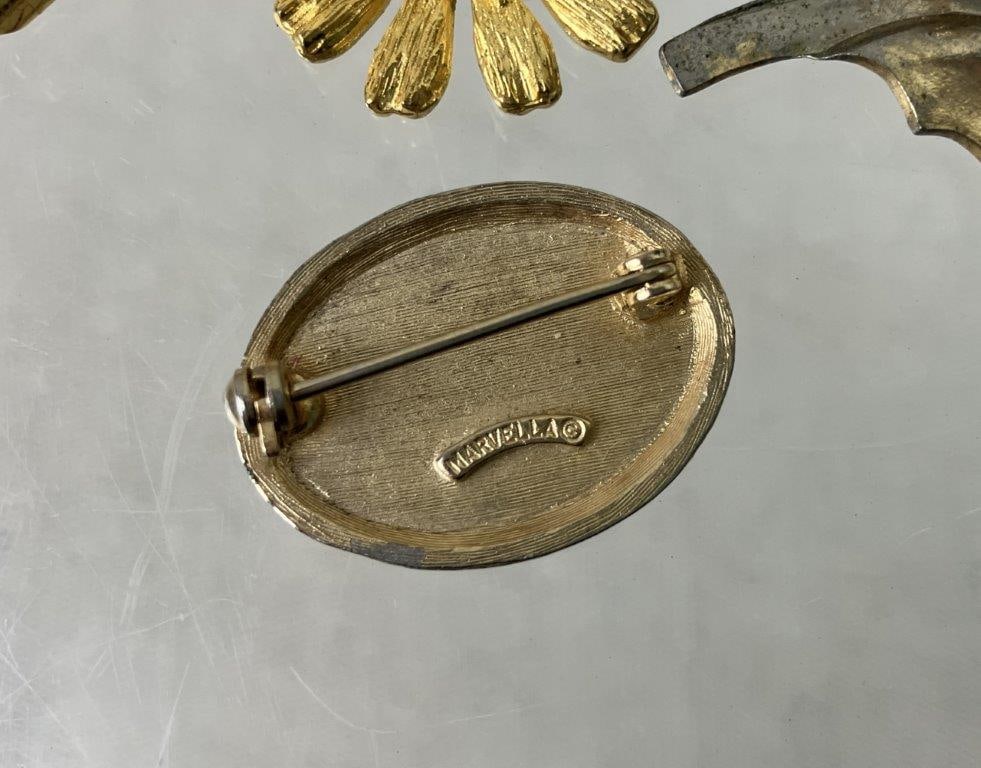 Group of Vintage Brooches - 7