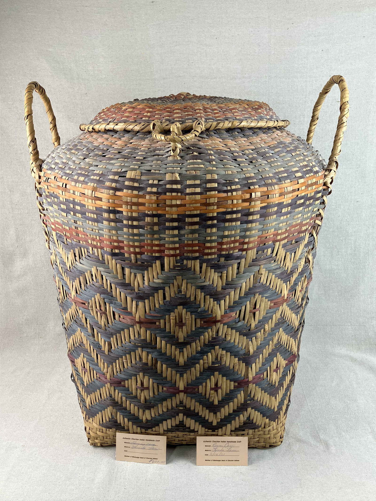 Large Choctaw Indian Linda Farve Lidded Basket - 2