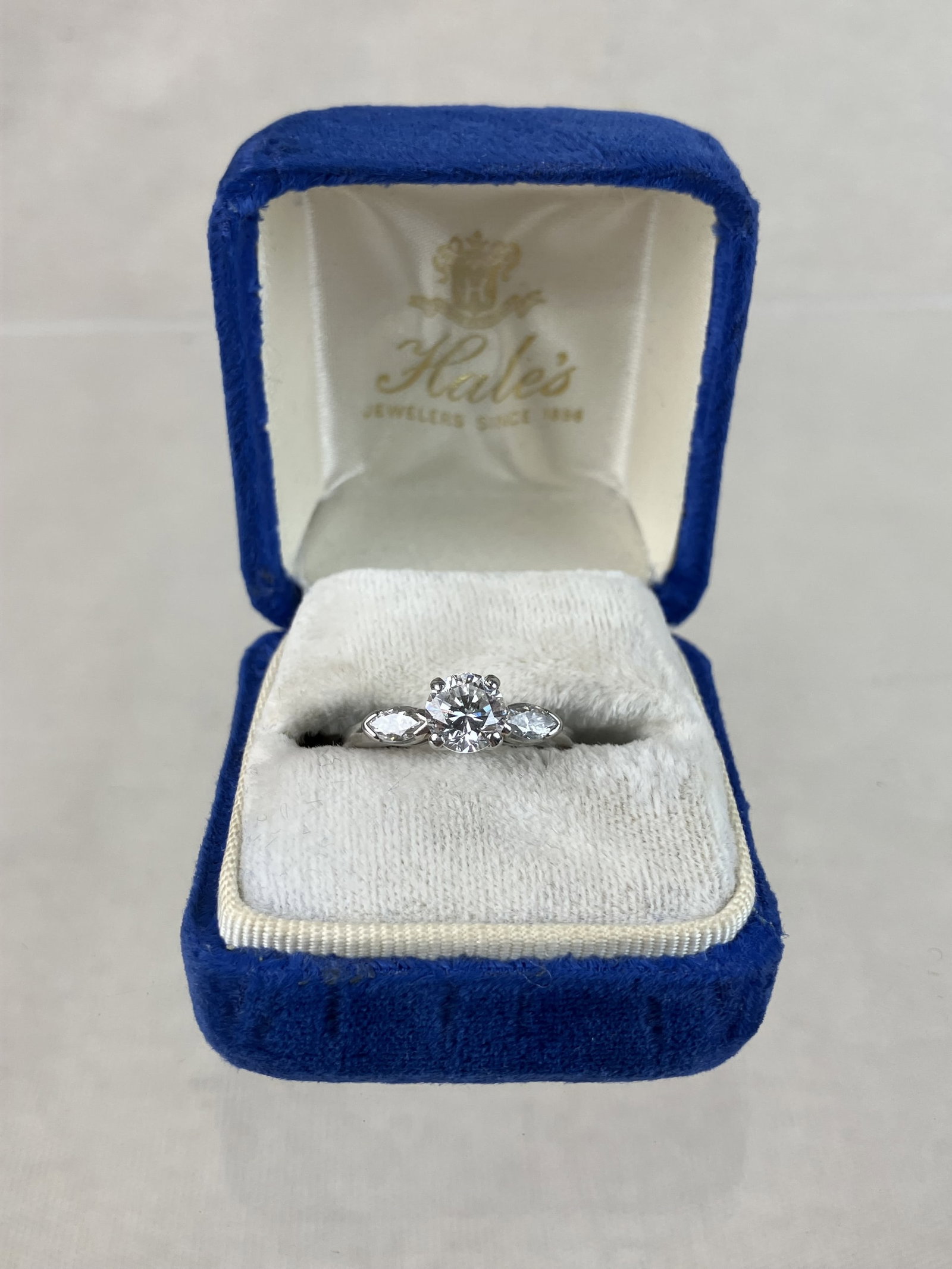 1 CT Diamond and Platinum Ring - 2