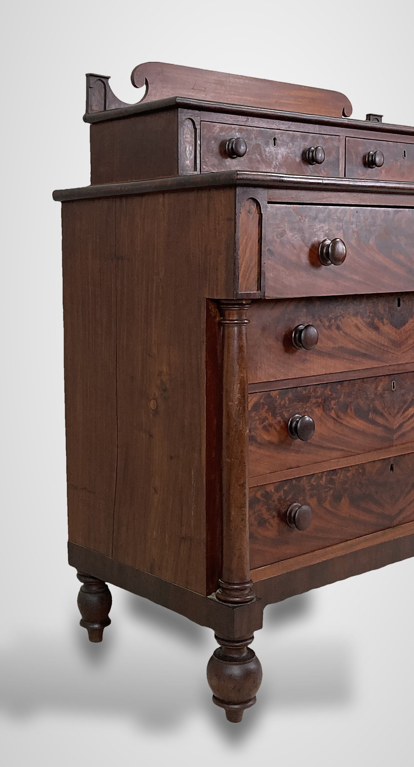 19th Century American Flame Mahogany Chest Of Drawers - 5