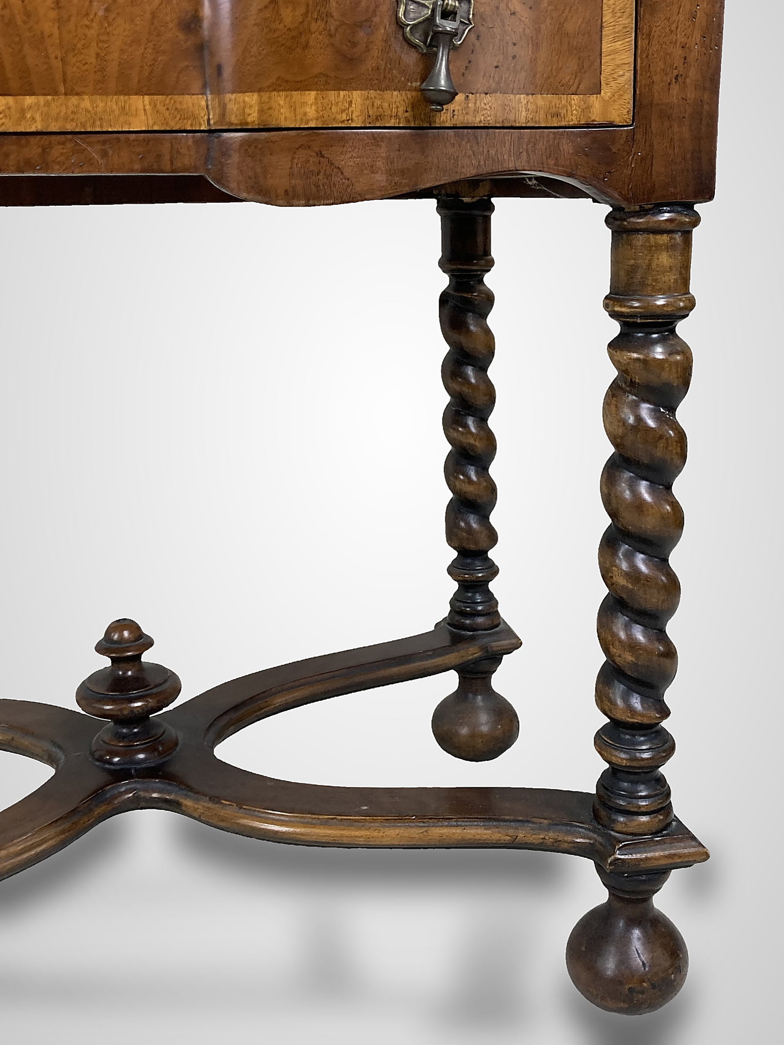 William And Mary Style Burl Walnut Stand - 6