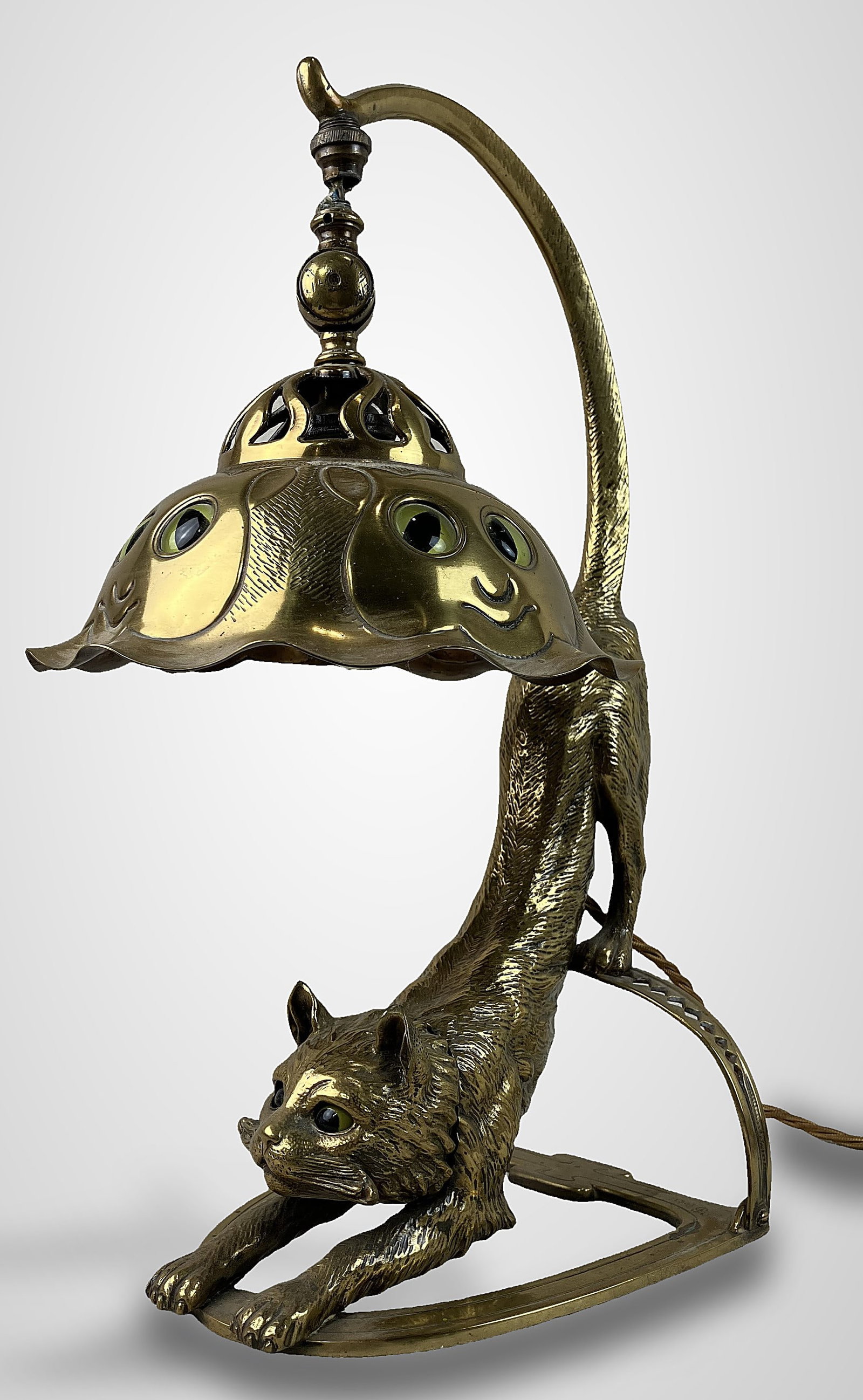 Hermann Eichberg Art Nouveau Bronze Hunting Cat Lamp - 2