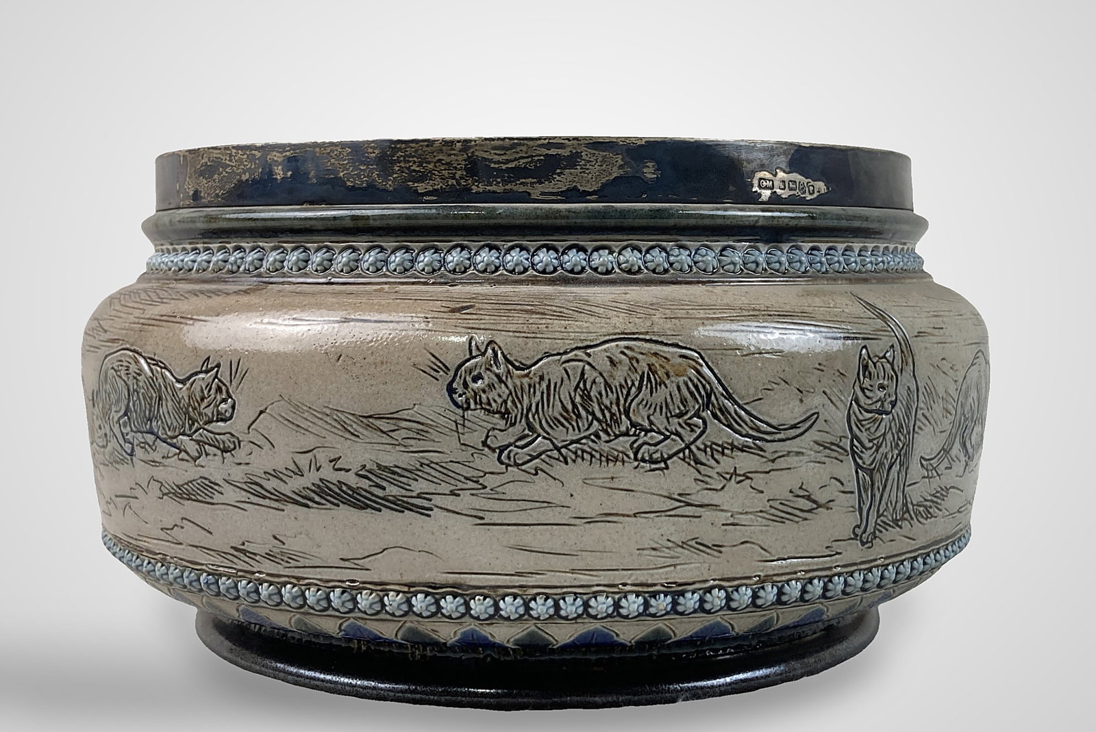 Hannah Barlow Doulton Lambeth Cat Bowl - 3