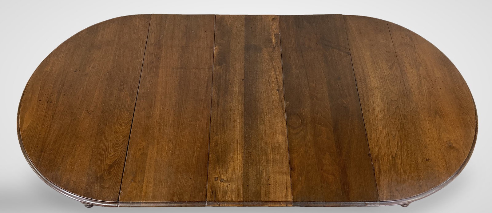 19th Century Oval Walnut Dining Table - 2