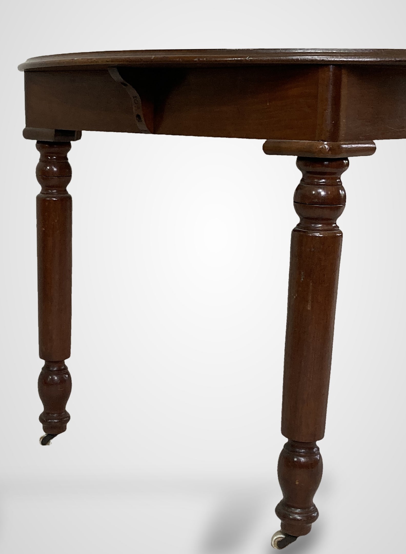 19th Century Oval Walnut Dining Table - 5
