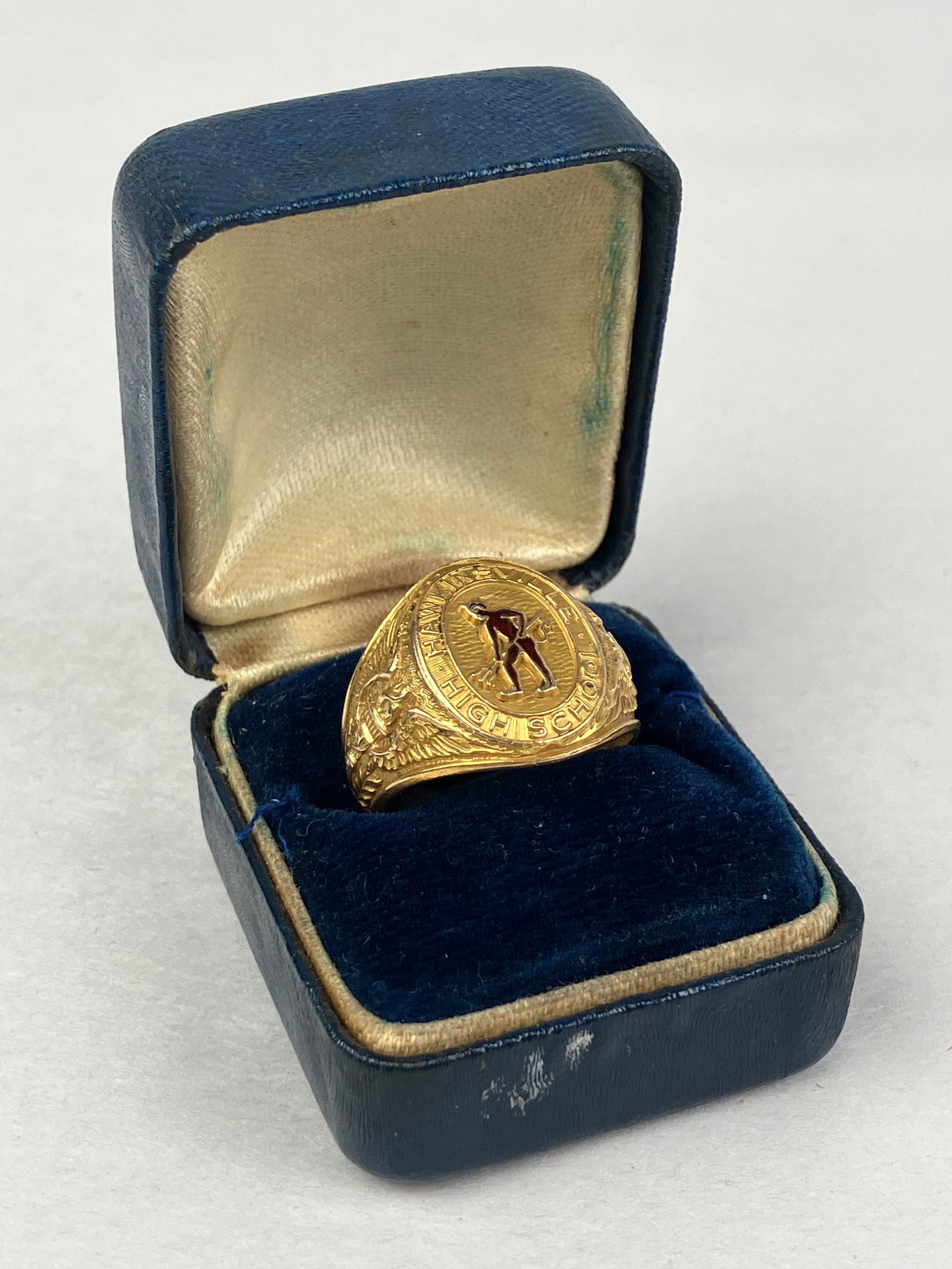 10 KT Gold Vintage Class Ring - 7