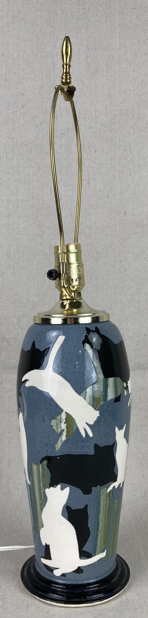 Westcote Bell Pottery Cat Silhouette Lamp by Vaughan Smith - 3