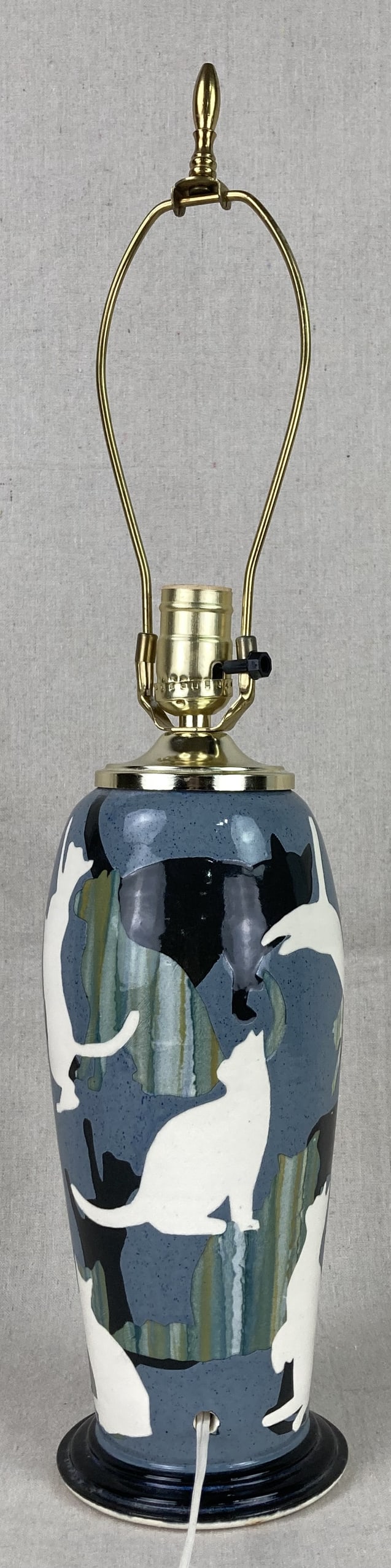 Westcote Bell Pottery Cat Silhouette Lamp by Vaughan Smith - 4