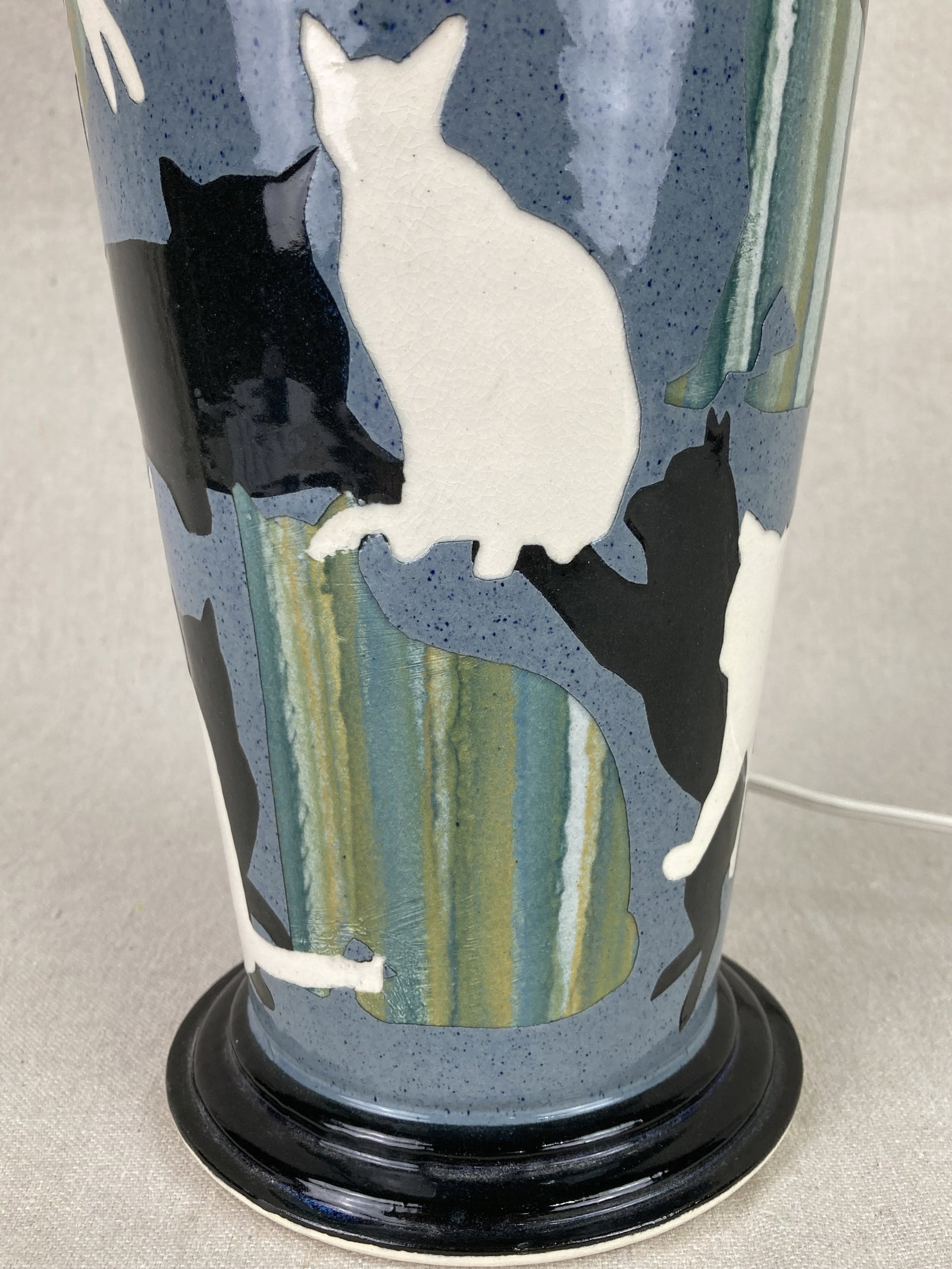 Westcote Bell Pottery Cat Silhouette Lamp by Vaughan Smith - 6