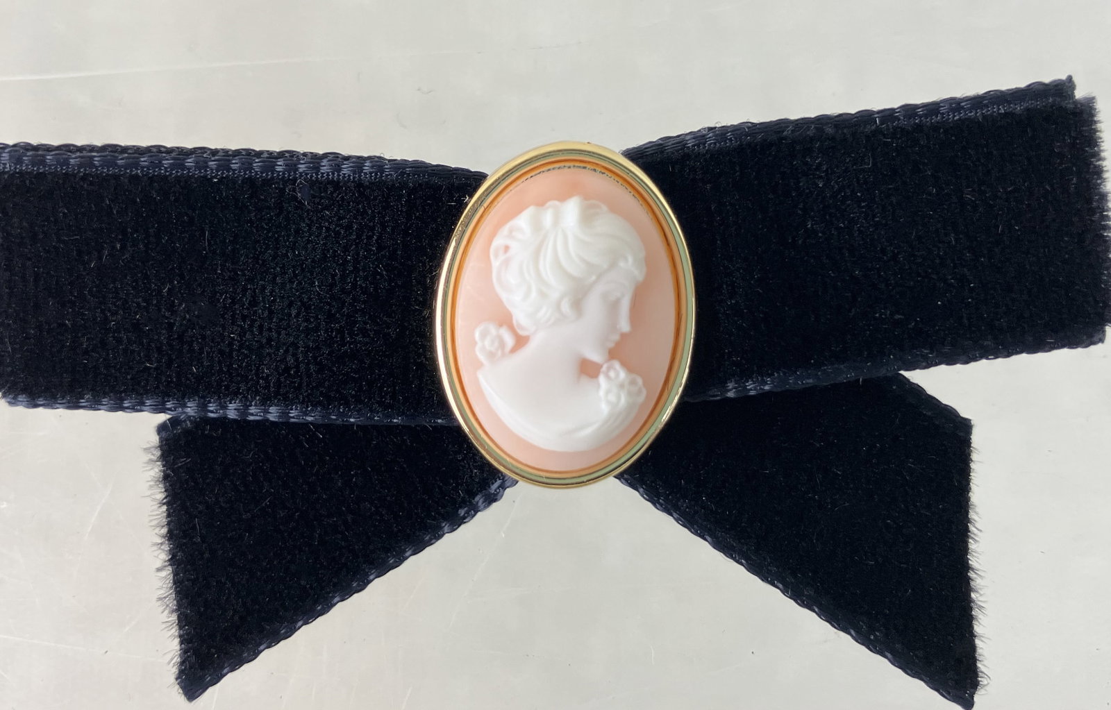 Two Kida of London Bow Brooches - 3