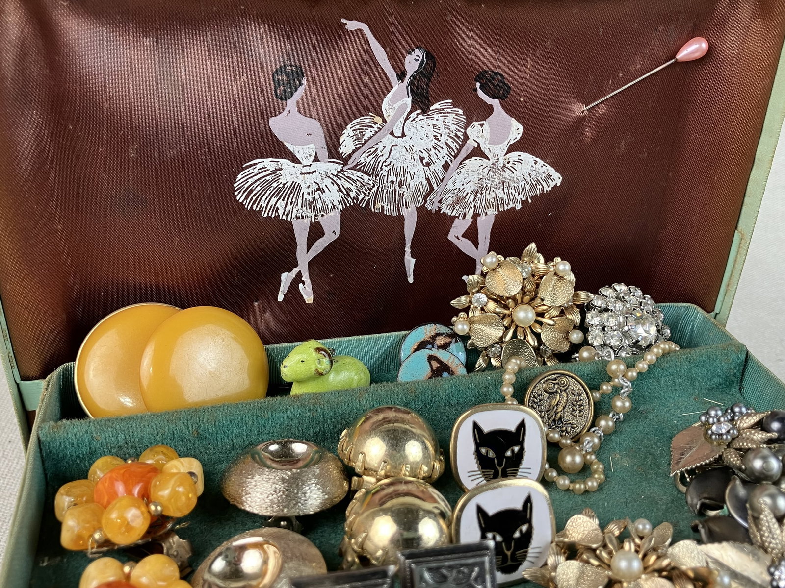 Vintage Jewelry Box and Jewelry - 2