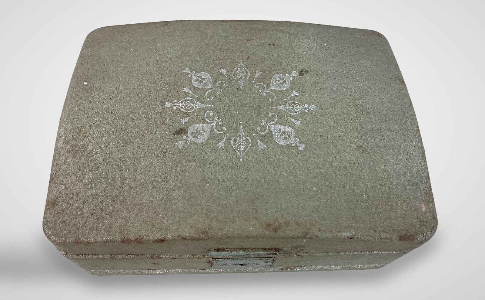 Vintage Jewelry Box and Jewelry - 7