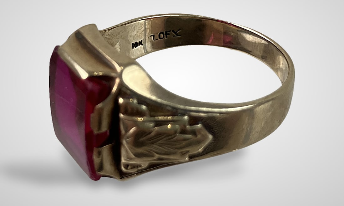 Mens 10KT Gold Art Deco Ring - 6