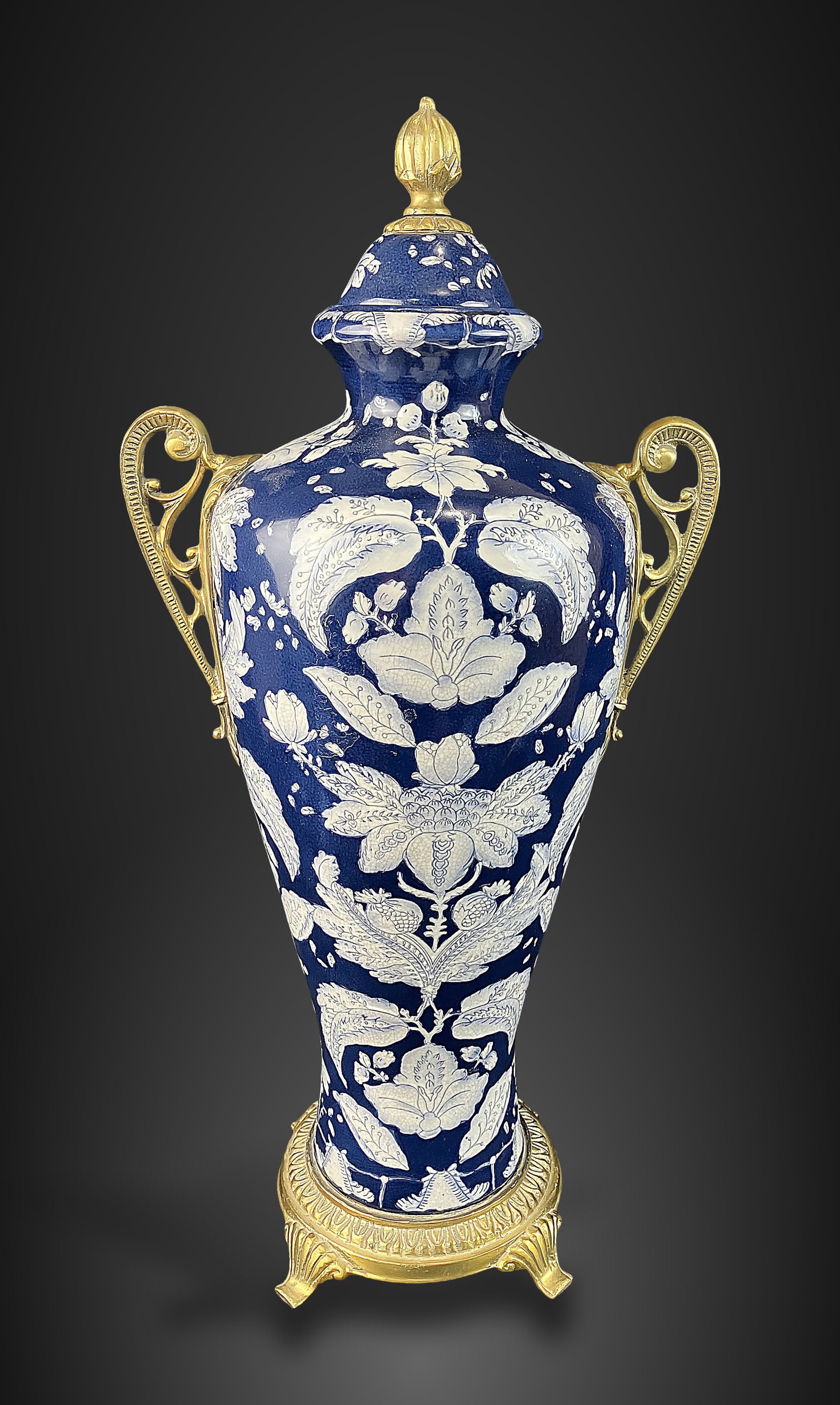 Chinese Blue and White Ginger Jar (1 of 11)