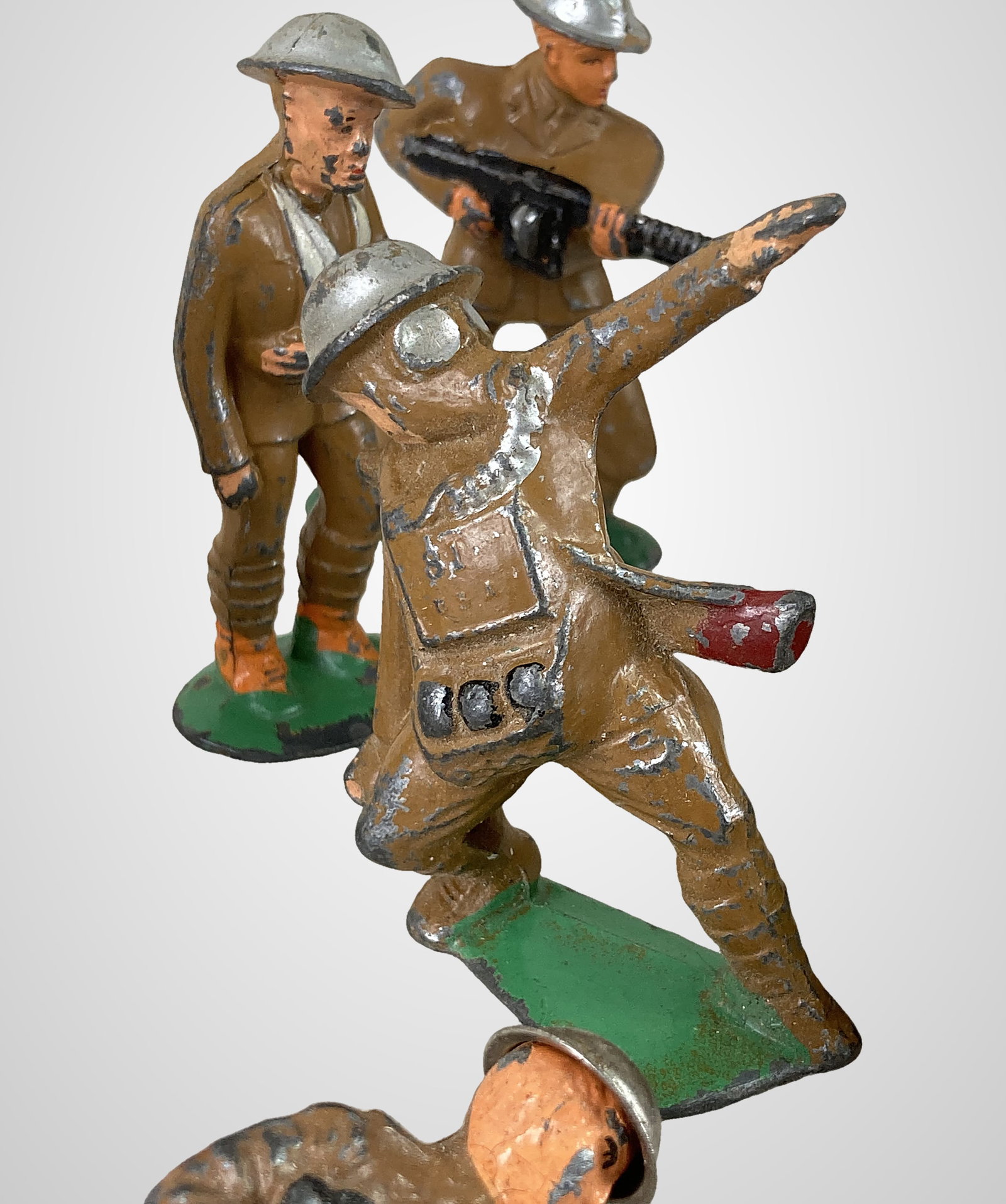 Vintage Lead Dimestore Soldiers and Vehicles - 3