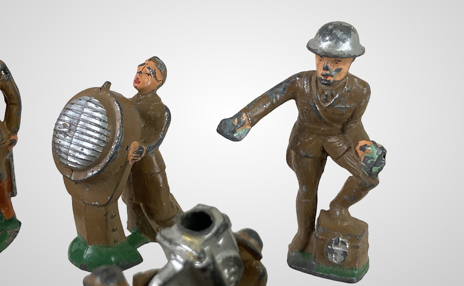 Vintage Lead Dimestore Soldiers and Vehicles - 5