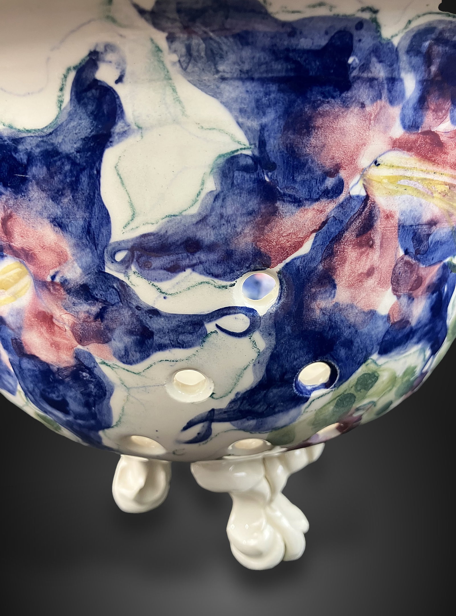 Studio Pottery Flower-Decorated Berry Bowl - 3