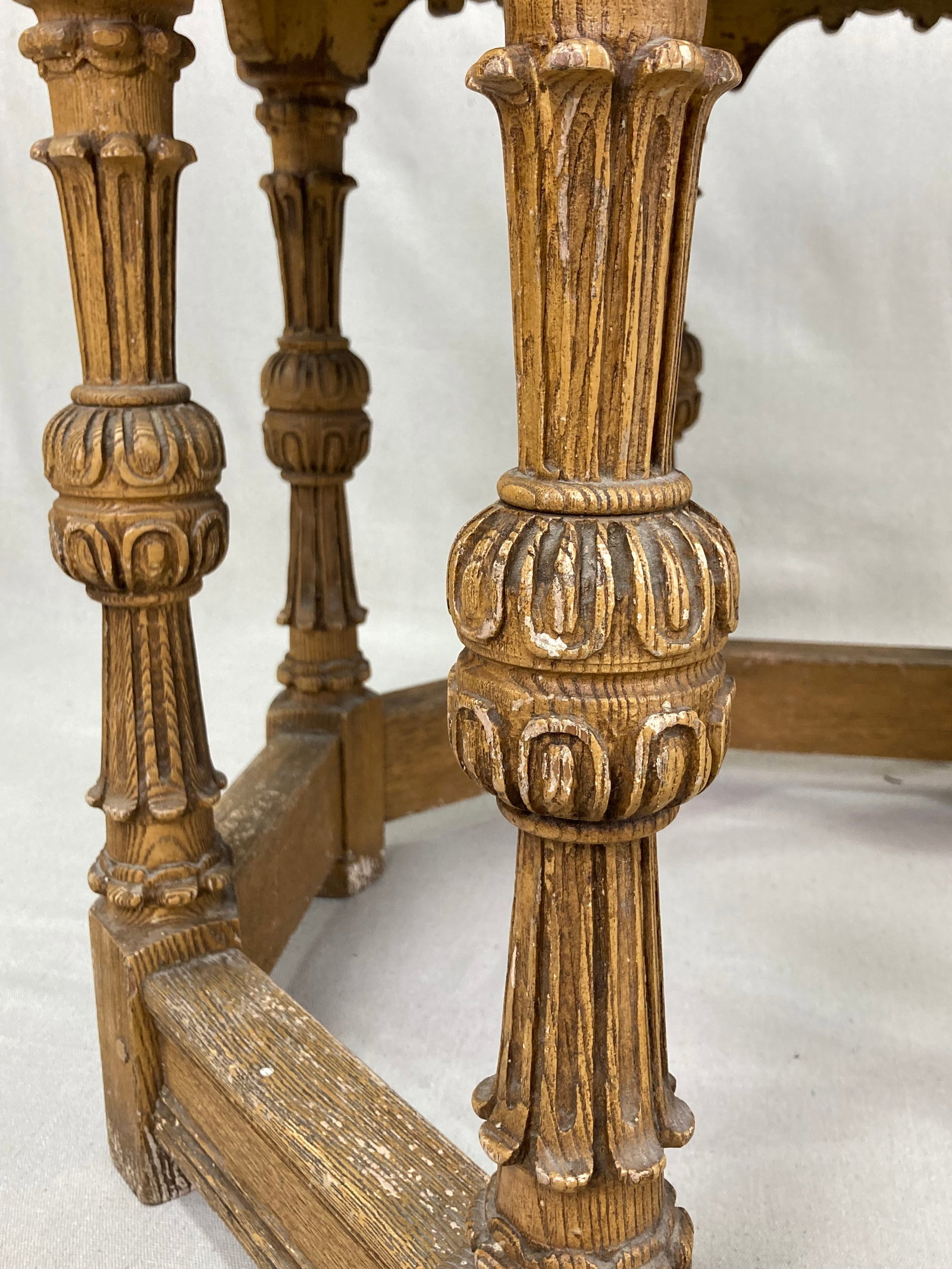 Vintage Molded Renaissance Revival Oak Table - 9