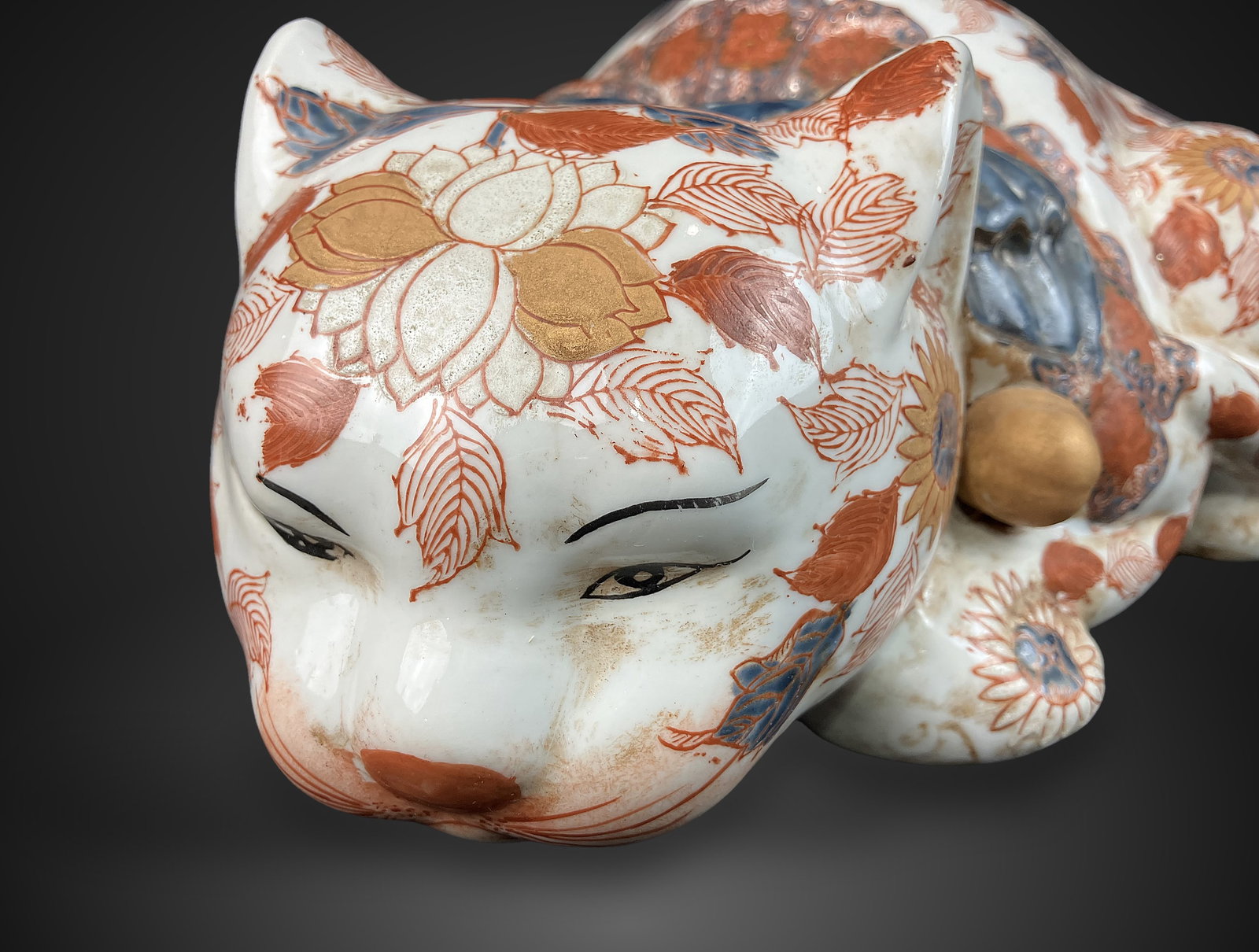 Japanese Imari Sleeping Cat - 2