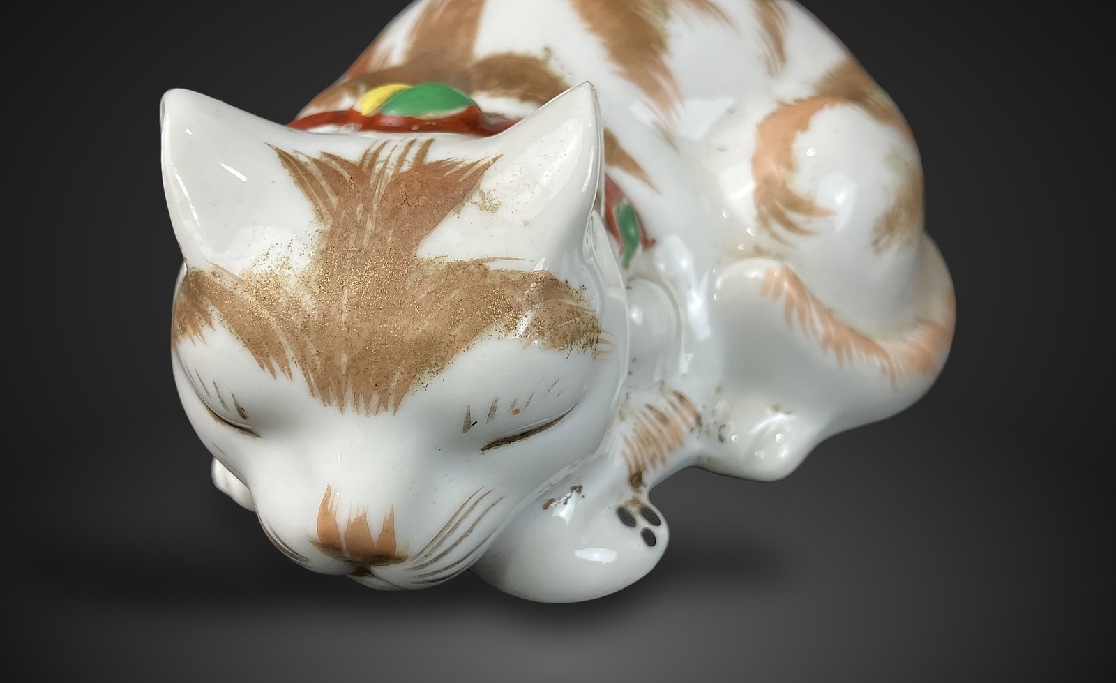 Pair of Japanese Kutani Sleeping Cats - 2