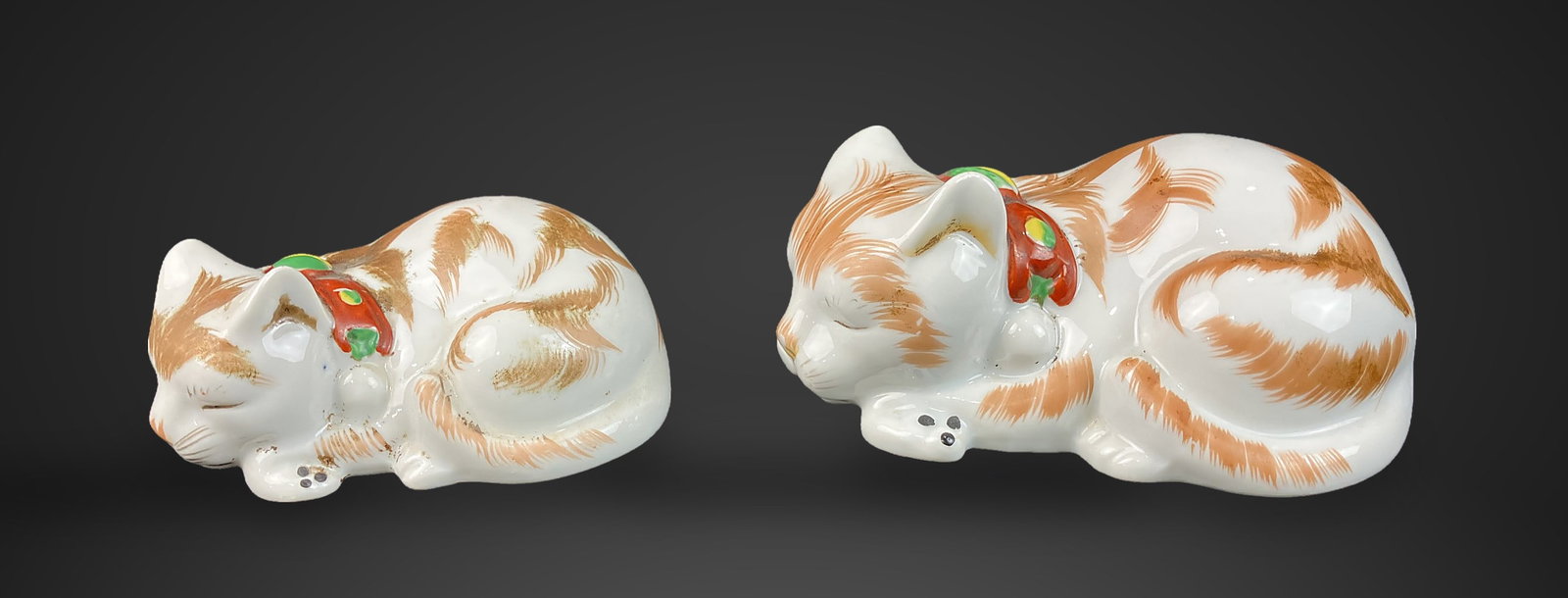 Pair of Japanese Kutani Sleeping Cats - 5