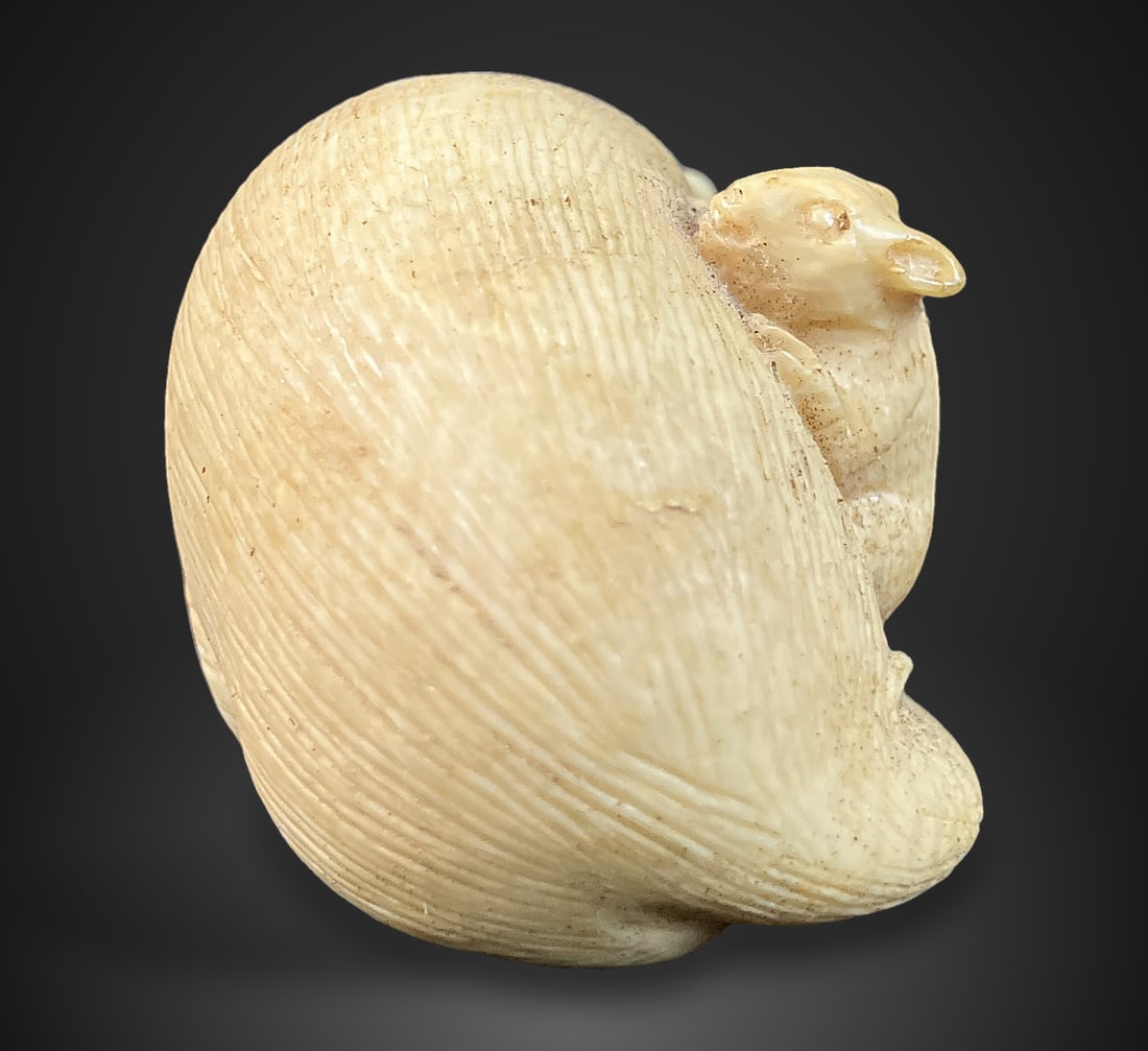 Cat and Mouse Figural Bone Carving - 4