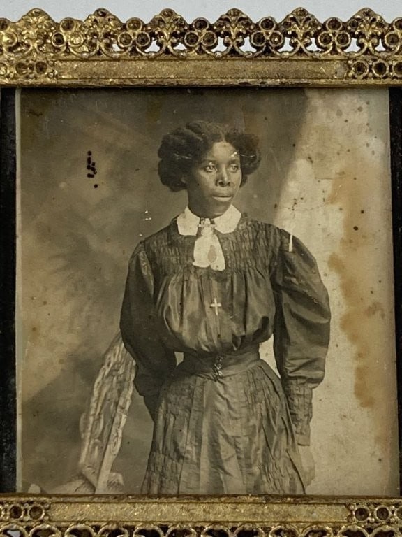 Early 20th-Century African American Woman Cabinet Card - 2