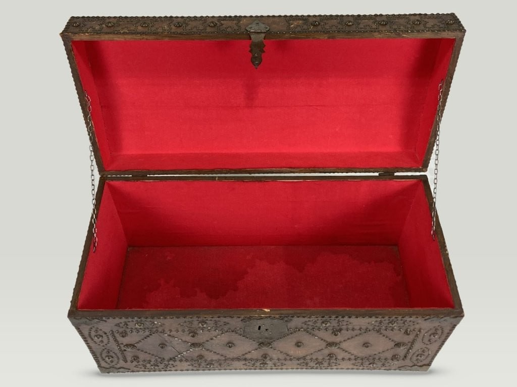 Spanish Revival Decorated Leather Trunk - 3