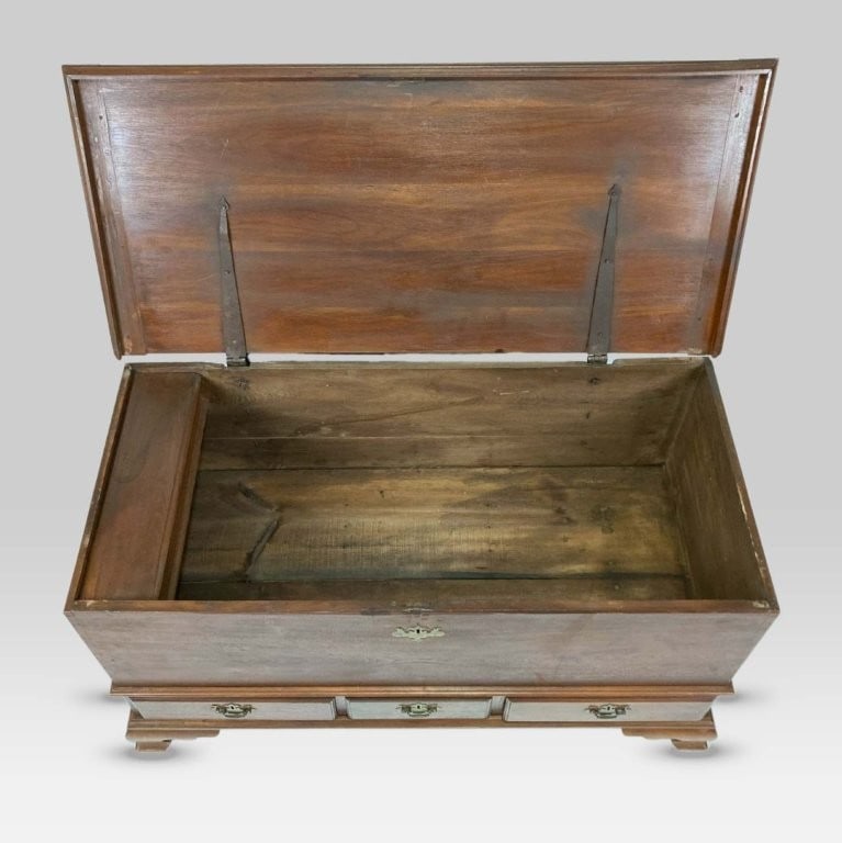 19th-Century Chippendale Style Blanket Chest - 2