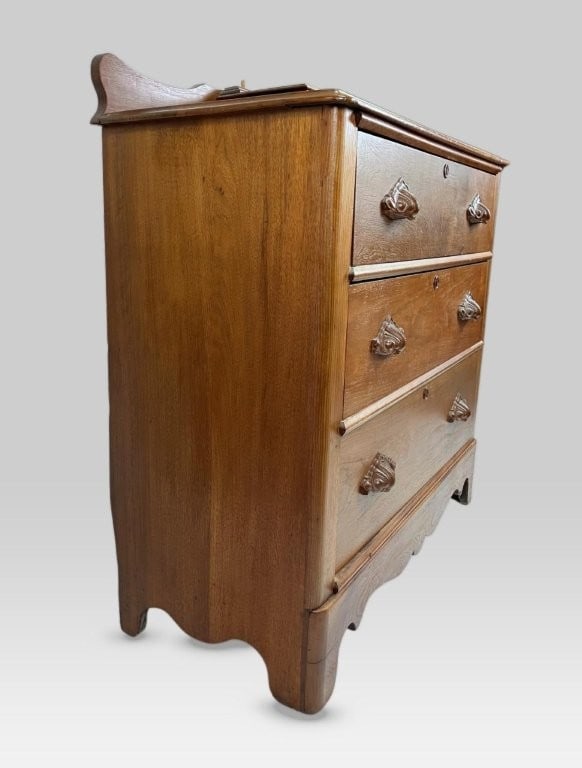 Late 19th-Century Walnut Chest - 6