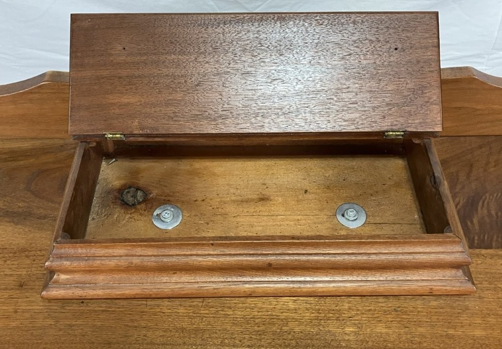 Late 19th-Century Walnut Chest - 7