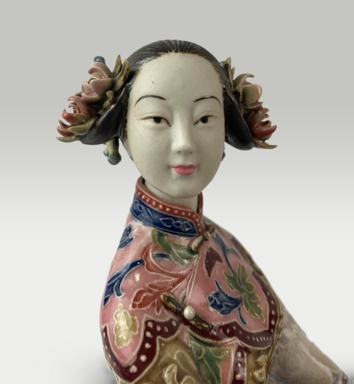 Pair of Chinese Ceramic Lady Figurines - 7