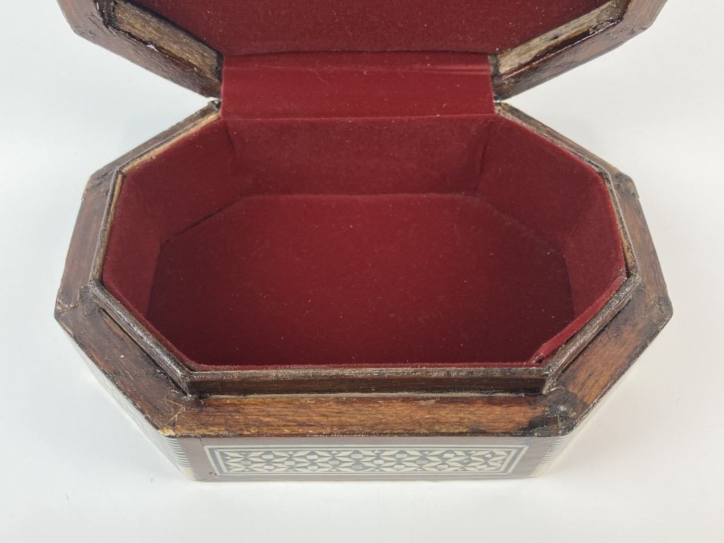 Egyptian Mother of Pearl Inlay Box - 7