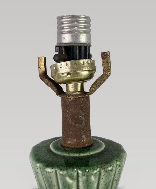 Mid-Century Modern Majolica-Style Lamp - 4