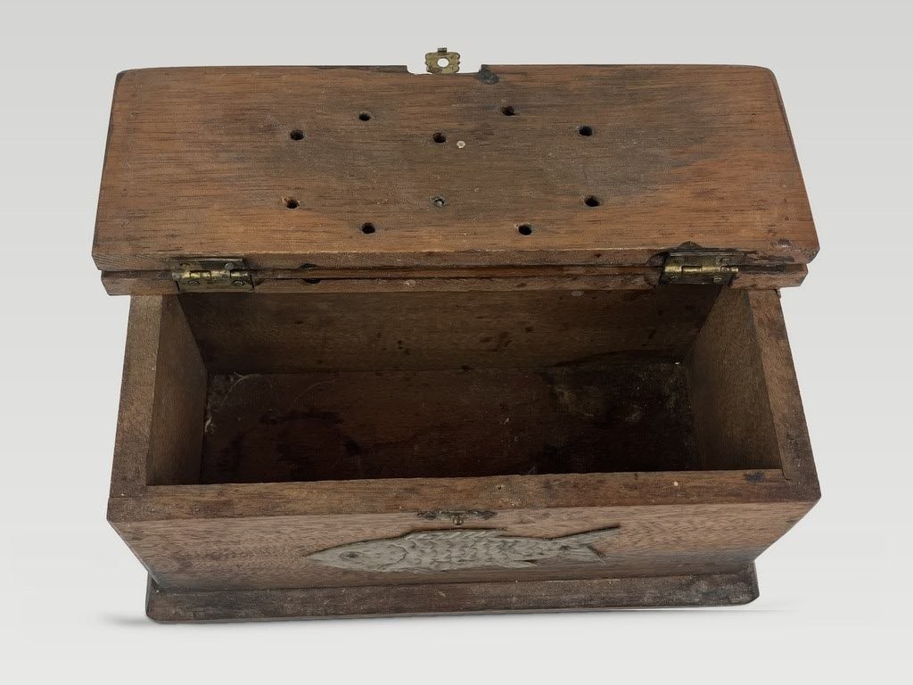 Country Cricket Fishing Box - 7