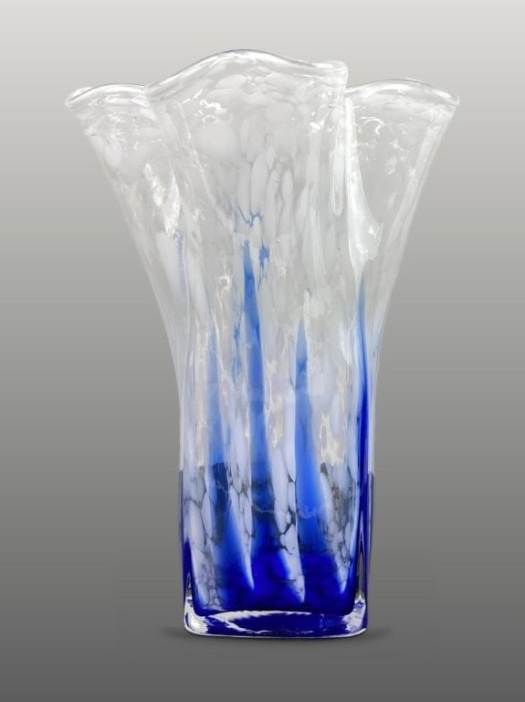 Handkerchief Art Glass Vase - 2
