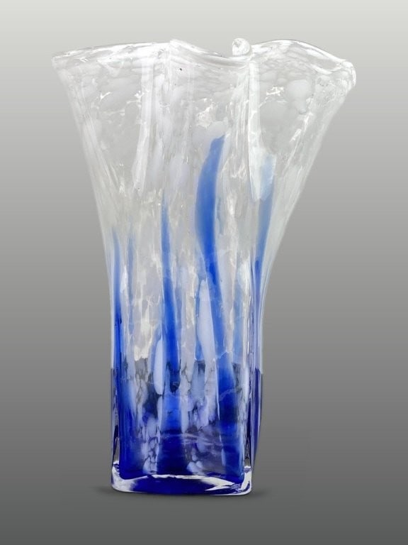 Handkerchief Art Glass Vase - 4