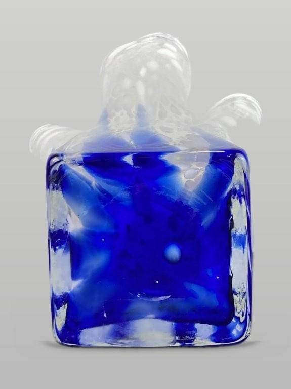 Handkerchief Art Glass Vase - 7