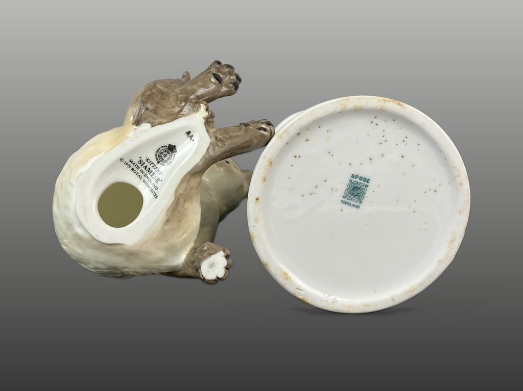 English Porcelain Cats Including Copeland Spode - 7