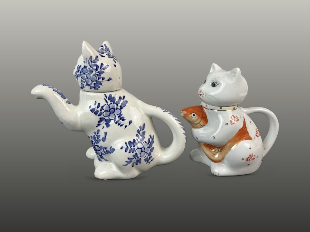 Pair of Japanese Porcelain Cat Teapots - 3