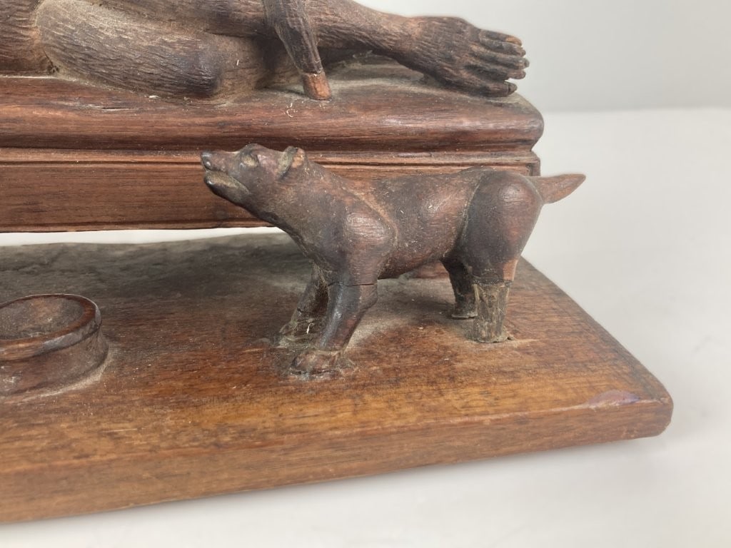 Fine Folk Art Carving of an Ape - 2