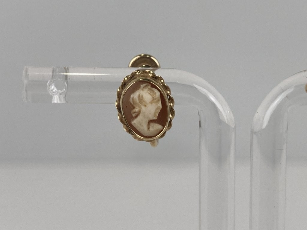 14KT Gold Cameo Screw-Back Earrings - 3