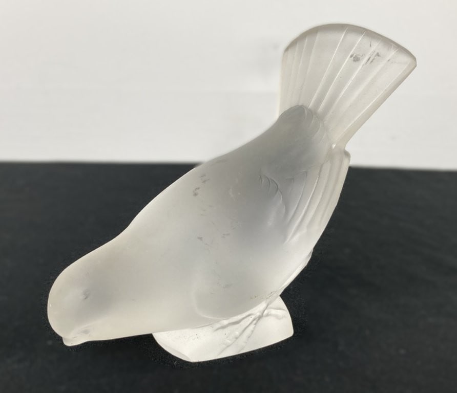 Lalique Frosted Art Glass Sparrow: Exquisite Lalique art glass figurine showcases the world-renowned fine detailing and craftsmanship of the legendary French crystal maker. Part of the classic Moineau (Sparrow) series, this piece featu